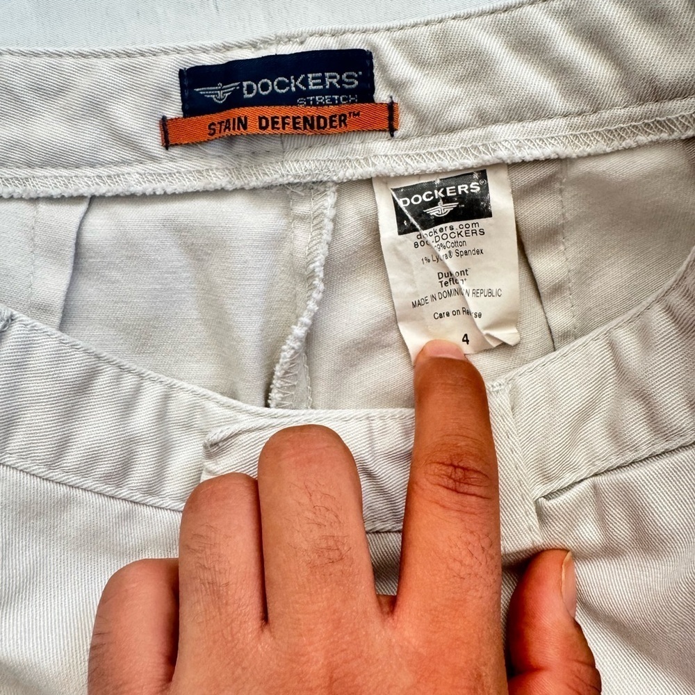 Dockers Cream Chinos Relaxed Fit - Picture 8 of 12